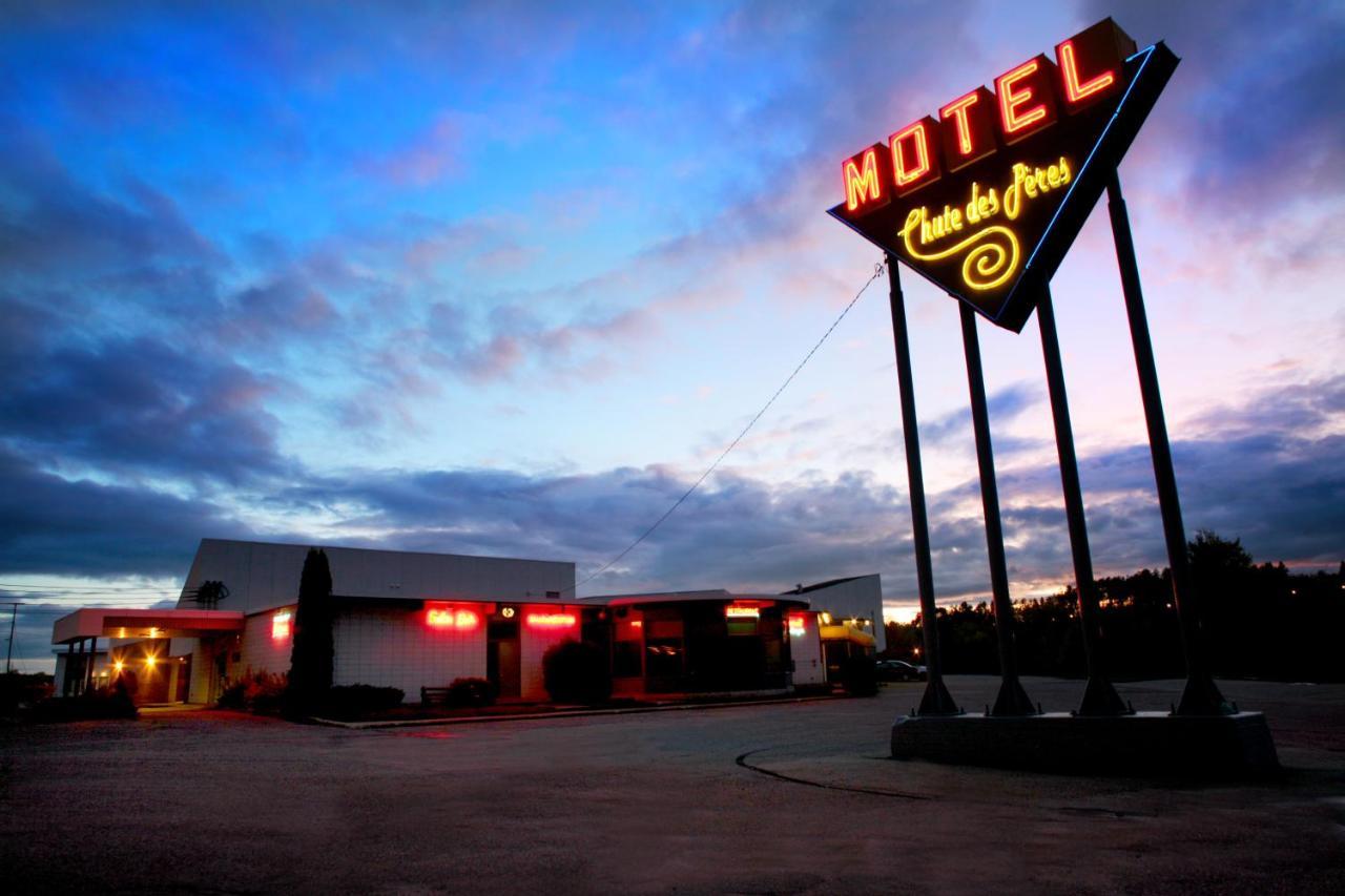 Motel Chute Des Peres Dolbeau-Mistassini Exterior foto