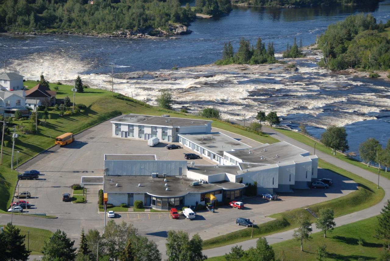 Motel Chute Des Peres Dolbeau-Mistassini Exterior foto